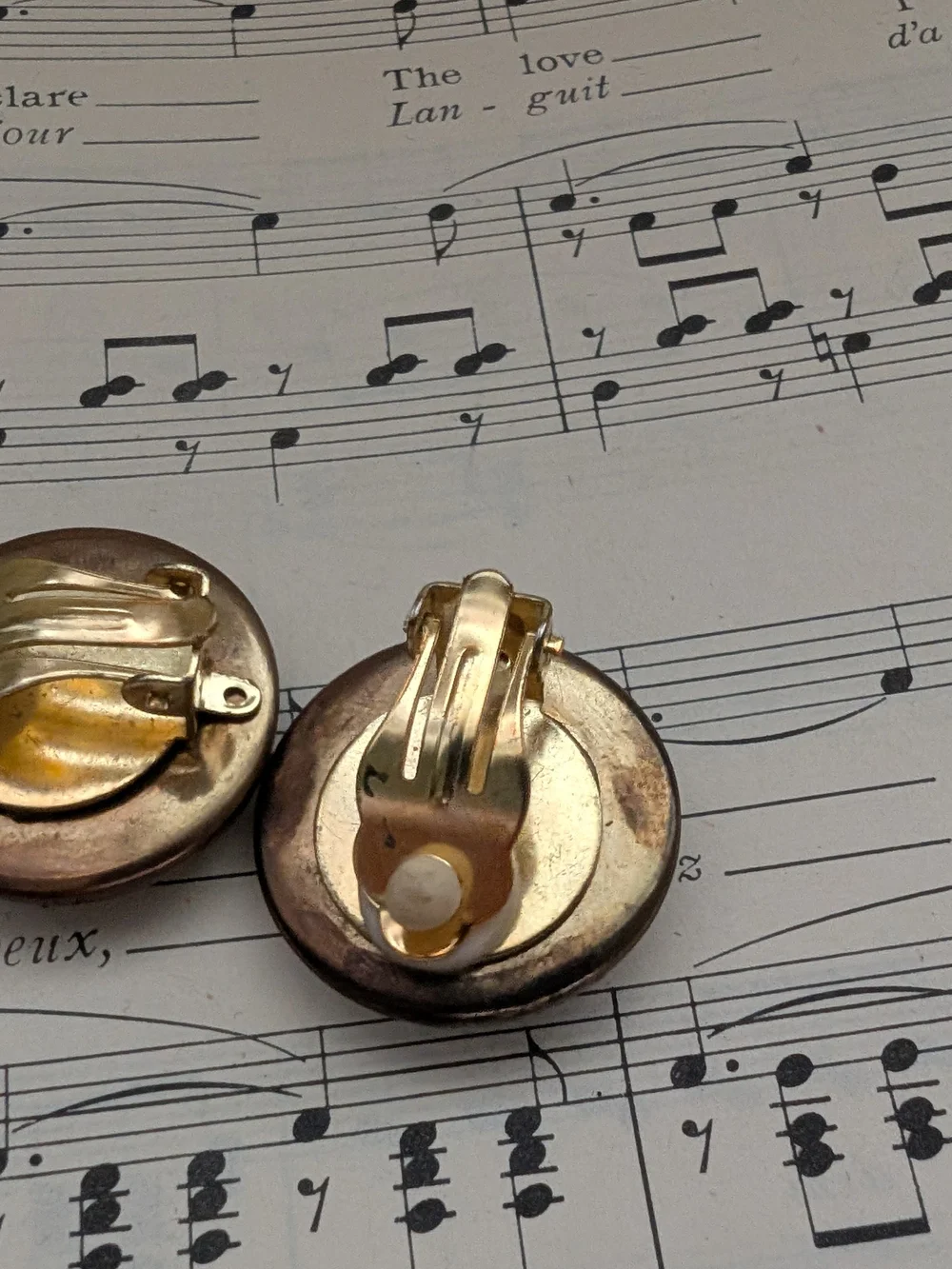 Vintage Pearl Center Button Earrings - Black & Pearl - Picture 5 of 7